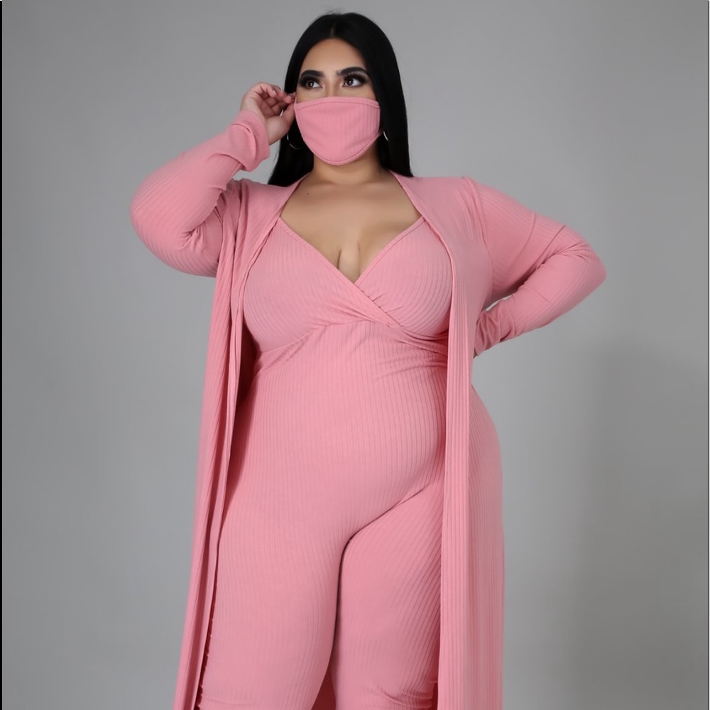 Plus size 3 piece it mask included